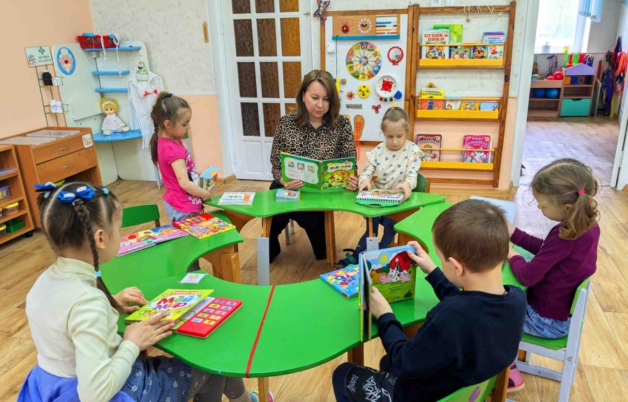Книгопоказ «Будем с книгами дружить»